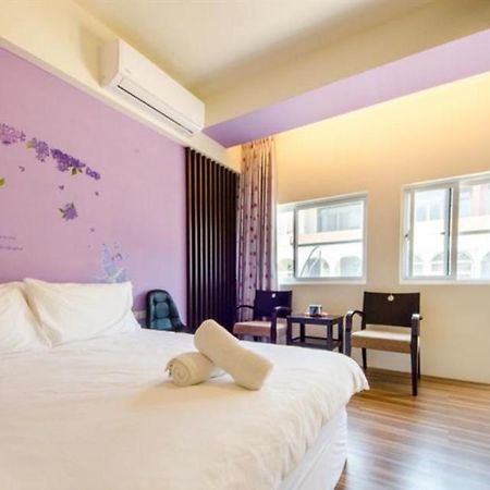 小黑琵416輕旅 Little Happy Hostel Tainan Extérieur photo