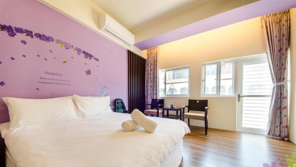 小黑琵416輕旅 Little Happy Hostel Tainan Extérieur photo
