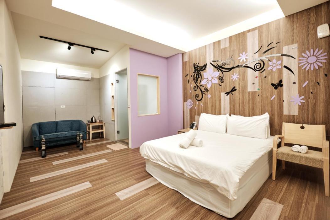 小黑琵416輕旅 Little Happy Hostel Tainan Extérieur photo