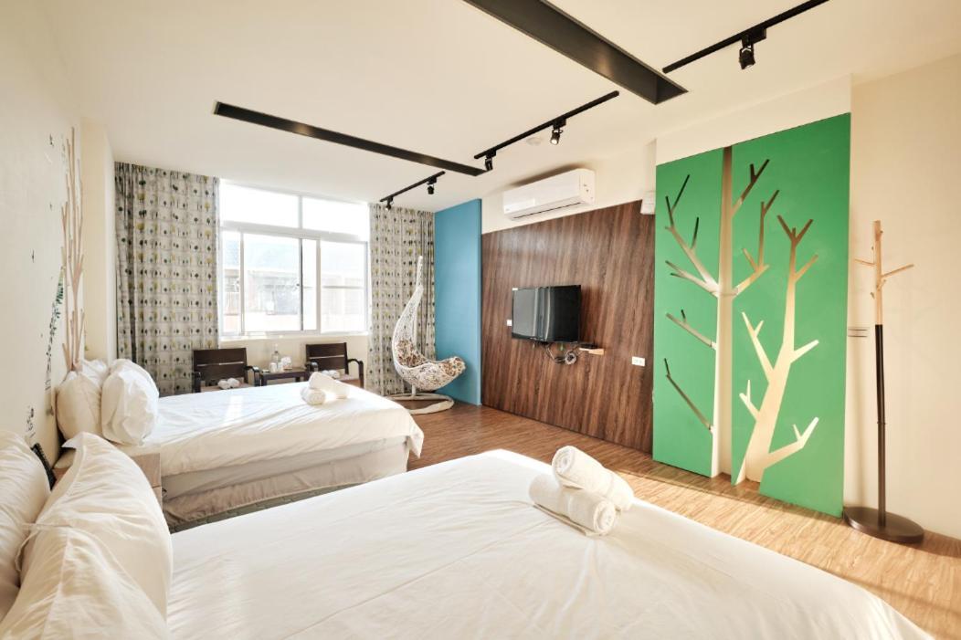 小黑琵416輕旅 Little Happy Hostel Tainan Extérieur photo