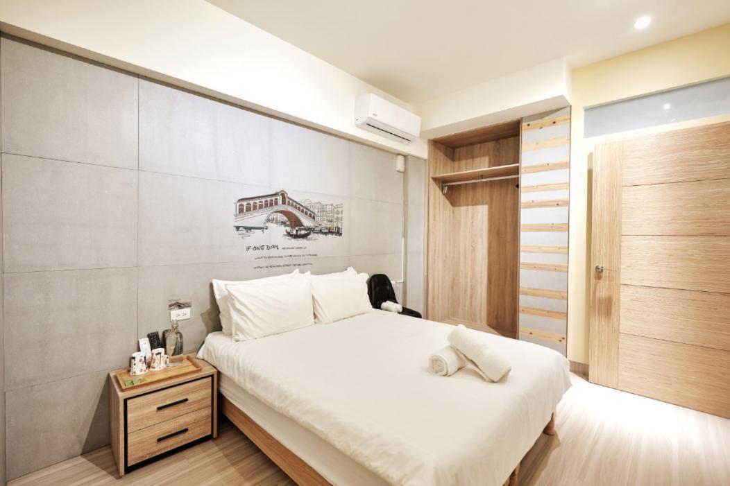 小黑琵416輕旅 Little Happy Hostel Tainan Extérieur photo